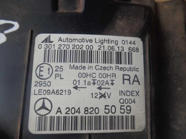 PHARE DROIT MERCEDES - Vue 3